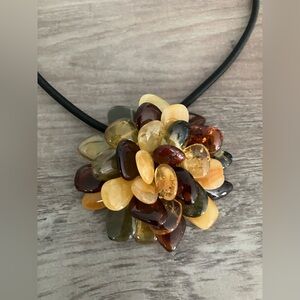 Amber Flower Necklace Green